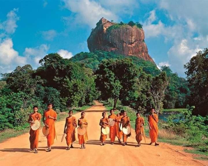 Little Paradise Tourist Guest House And Holiday Home Anuradhapura Exteriör bild